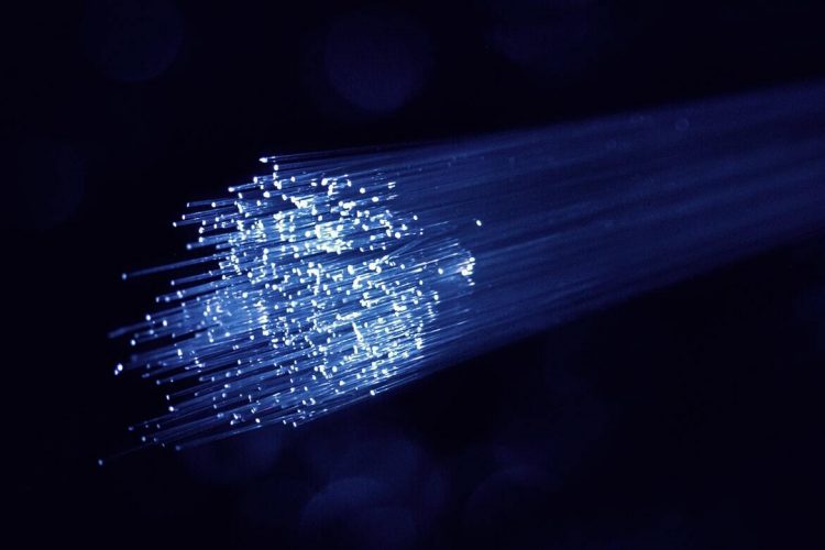 atteindre le haut débit avec la fibre optique