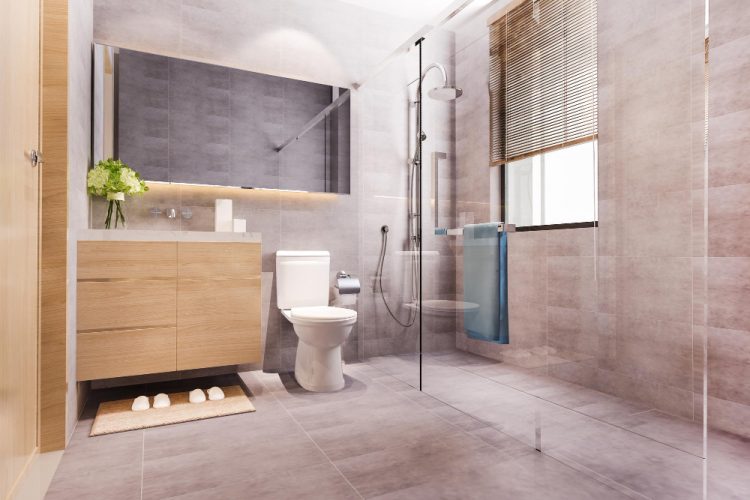 Rénovation salle de bains : repeindre le carrelage plutôt que de le casser